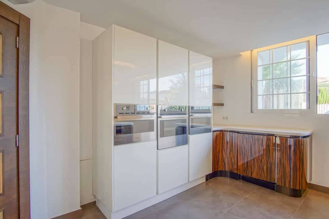 5 slaapkamer Villa te koop in Alfaz del Pi / L'Alfas del Pi met zwembad garage - € 1.600.000 (Ref: 9761181)