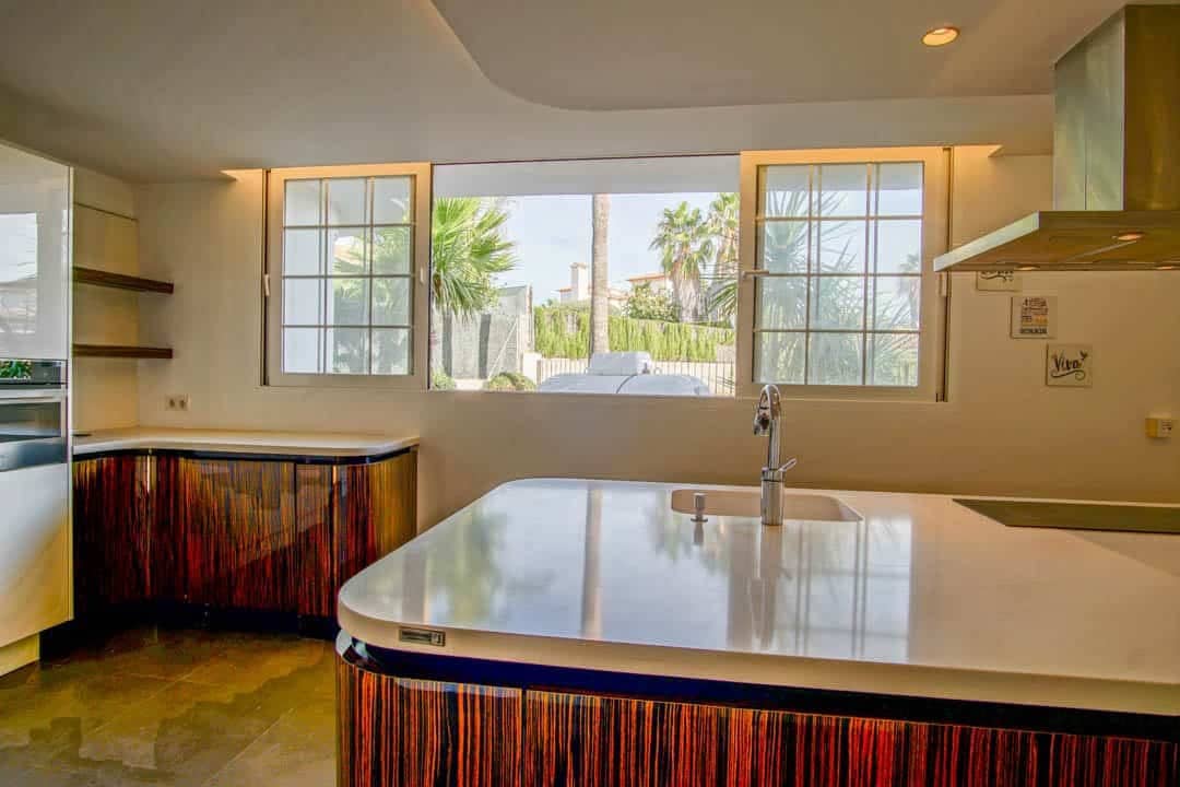 5 slaapkamer Villa te koop in Alfaz del Pi / L'Alfas del Pi met zwembad garage - € 1.600.000 (Ref: 9761181)