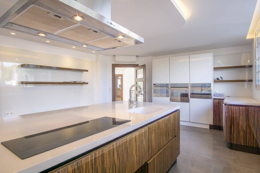 5 slaapkamer Villa te koop in Alfaz del Pi / L'Alfas del Pi met zwembad garage - € 1.600.000 (Ref: 9761181)