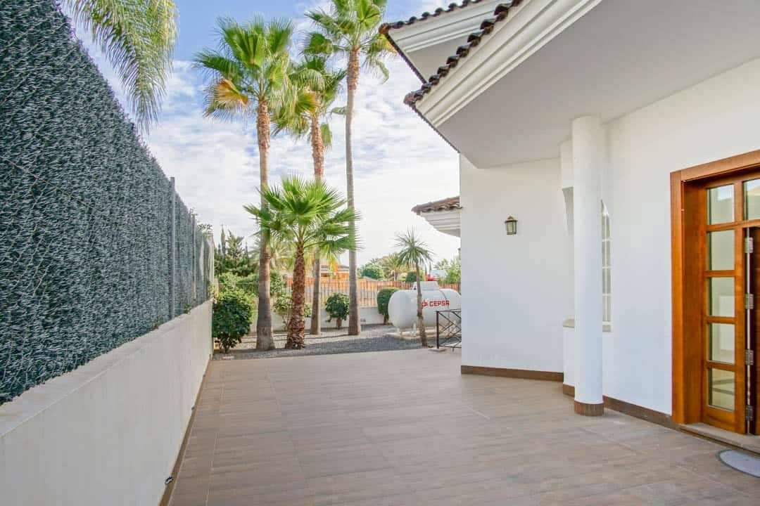 5 slaapkamer Villa te koop in Alfaz del Pi / L'Alfas del Pi met zwembad garage - € 1.600.000 (Ref: 9761181)