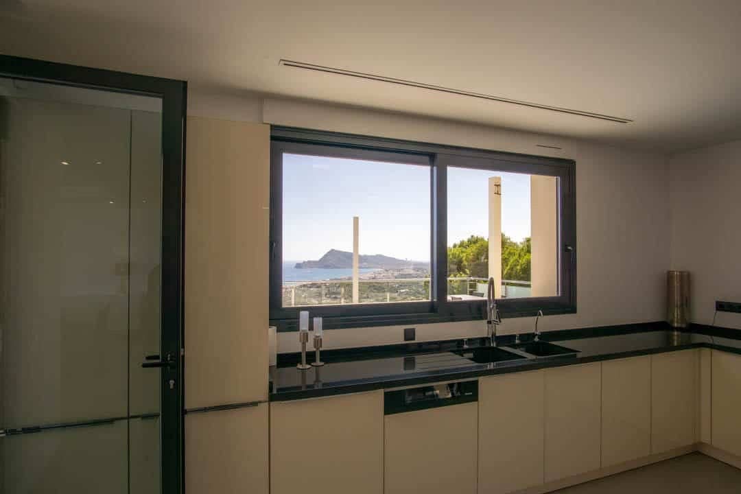 5 bedroom Villa for sale in Altea with pool garage - € 3,500,000 (Ref: 9761190)