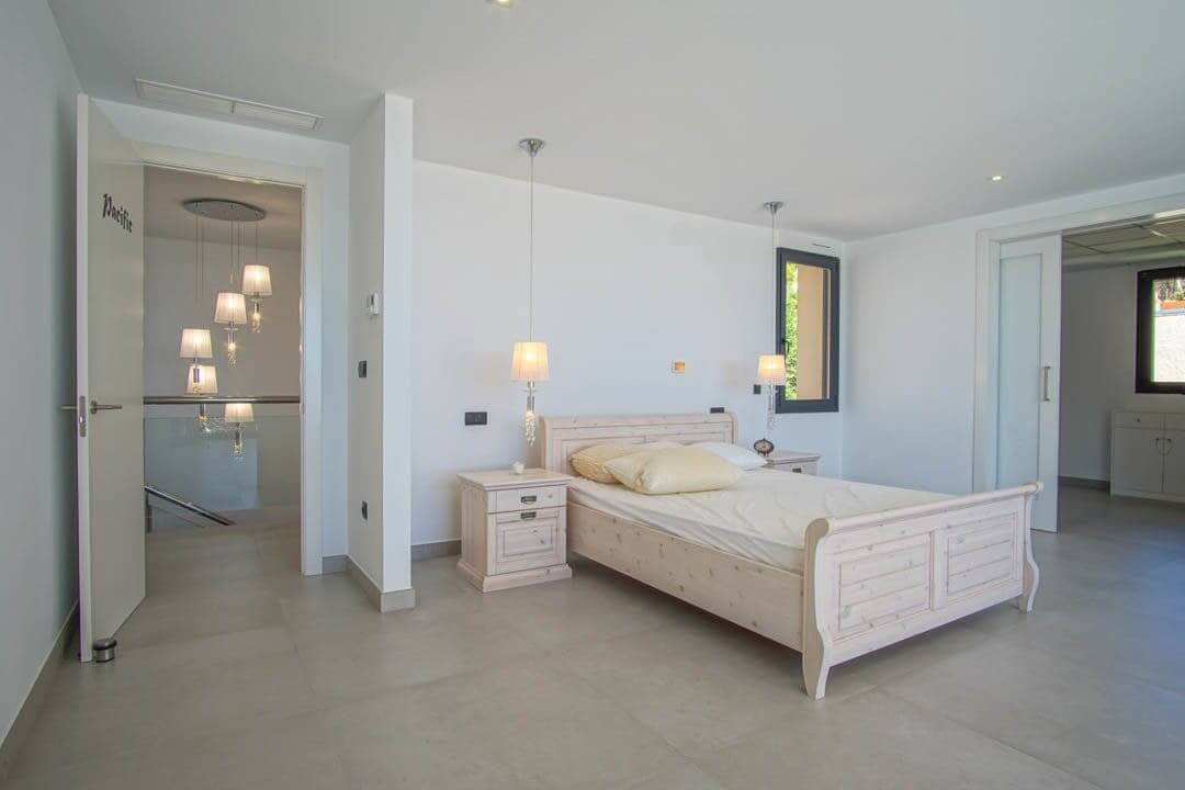 5 bedroom Villa for sale in Altea with pool garage - € 3,500,000 (Ref: 9761190)