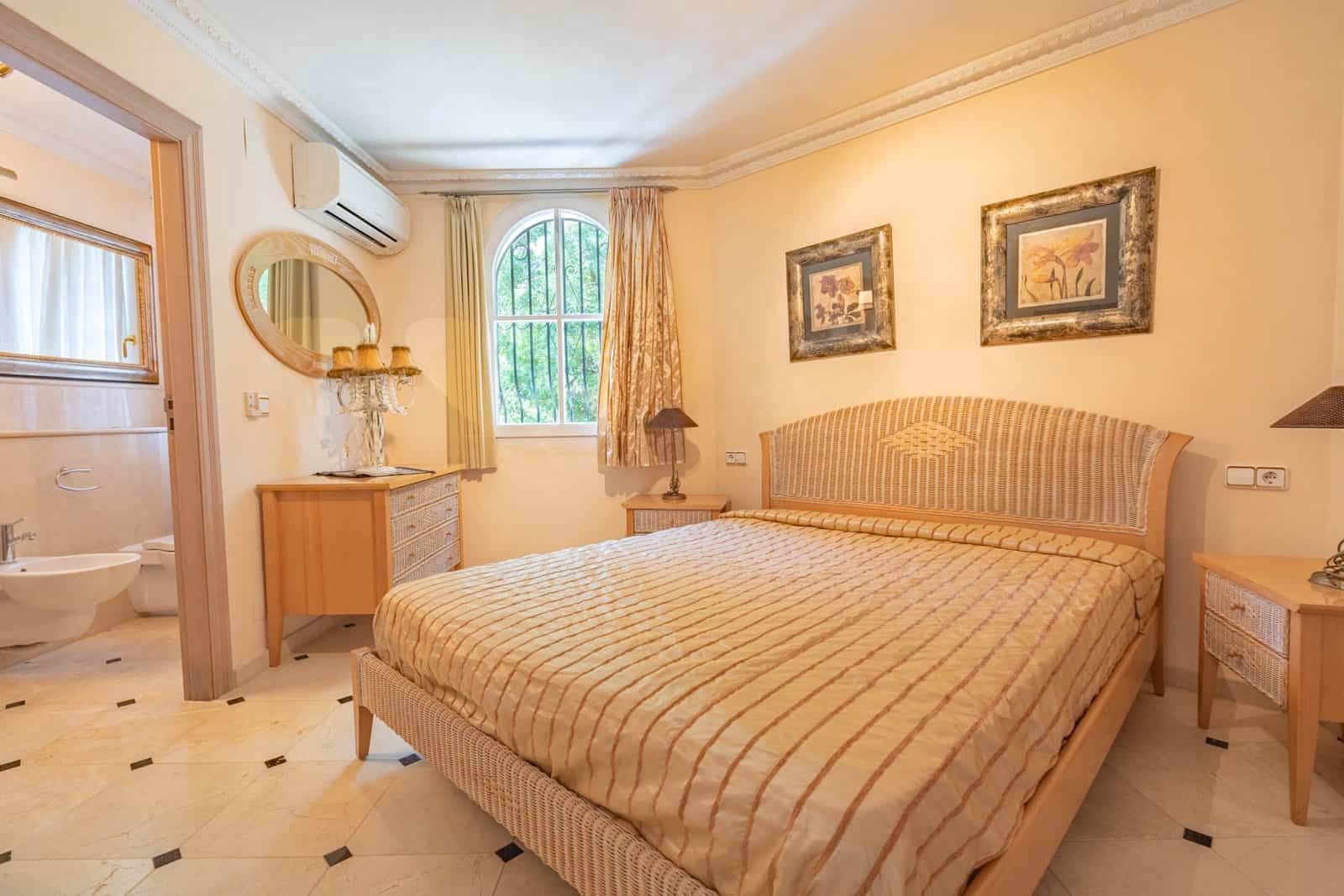 5 soverom Villa til salgs i La Sella med svømmebasseng garasje - € 1 499 000 (Ref: 9761191)