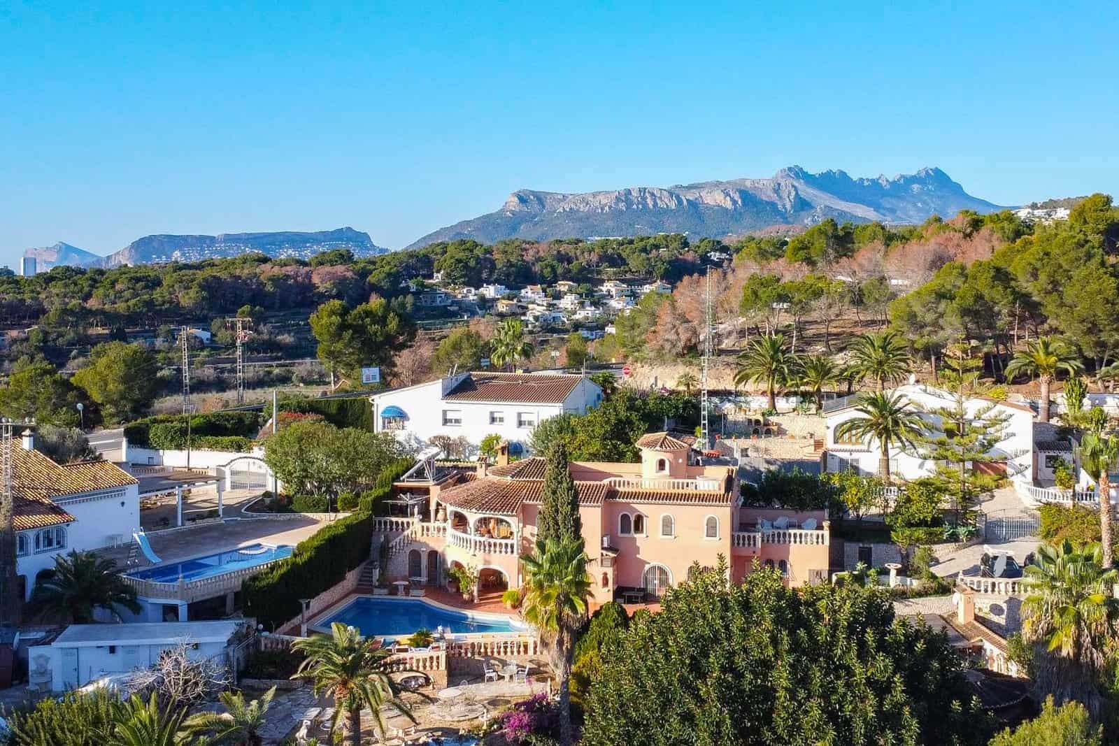 8 soveværelse Villa til salg i Benissa med swimmingpool - € 995.000 (Ref: 9761223)