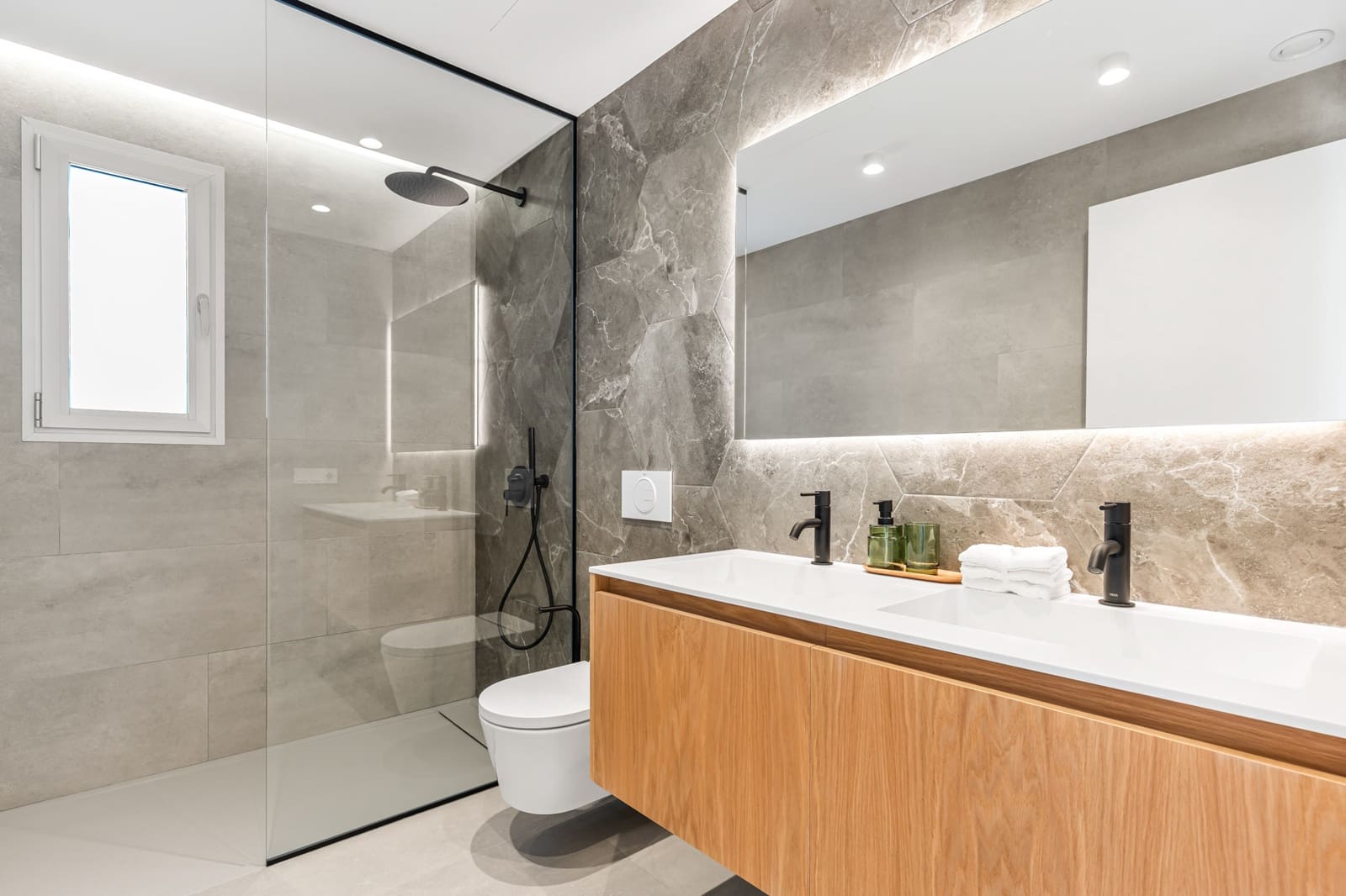 4 quarto Moradia para venda em Cumbre del Sol com piscina garagem - 1 300 000 € (Ref: 9775912)