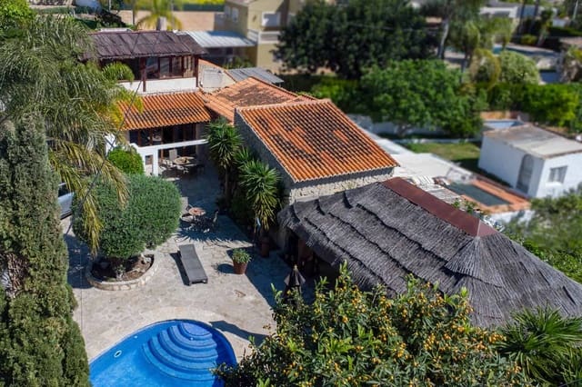 4 soveværelse Villa til salg i Partides comunes - Adsubia, Javea / Xàbia med swimmingpool - € 895.000 (Ref: 9797392)