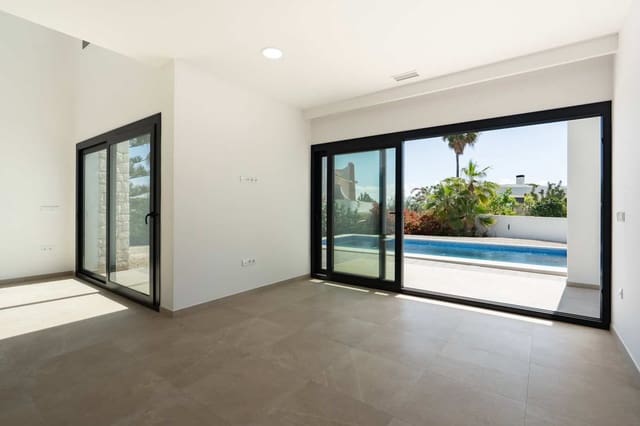 3 sovrum Villa till salu i Benissa med pool garage - 1 175 000 € (Ref: 9809793)