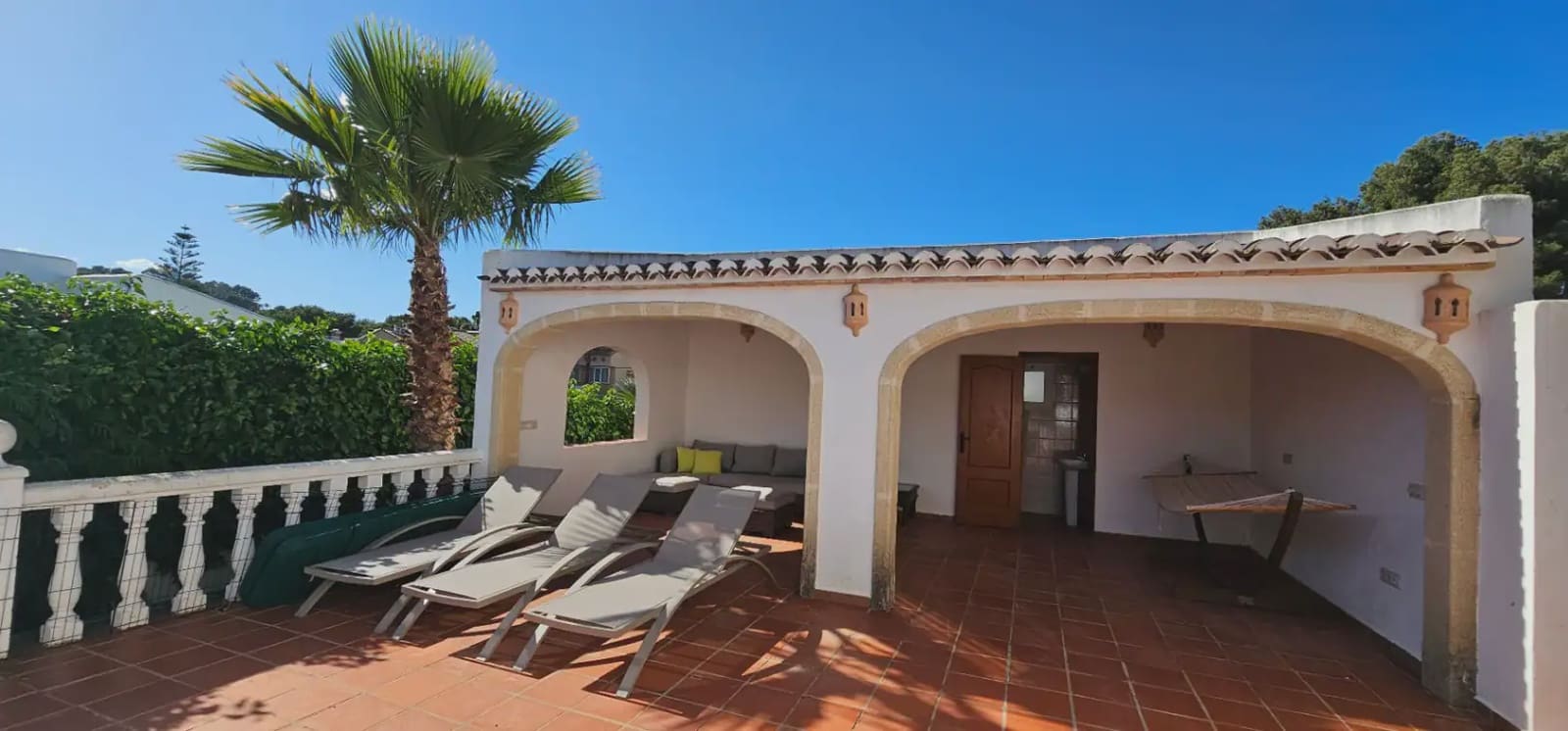 3 soveværelse Villa til salg i Pinosol med swimmingpool - € 618.000 (Ref: 9850090)