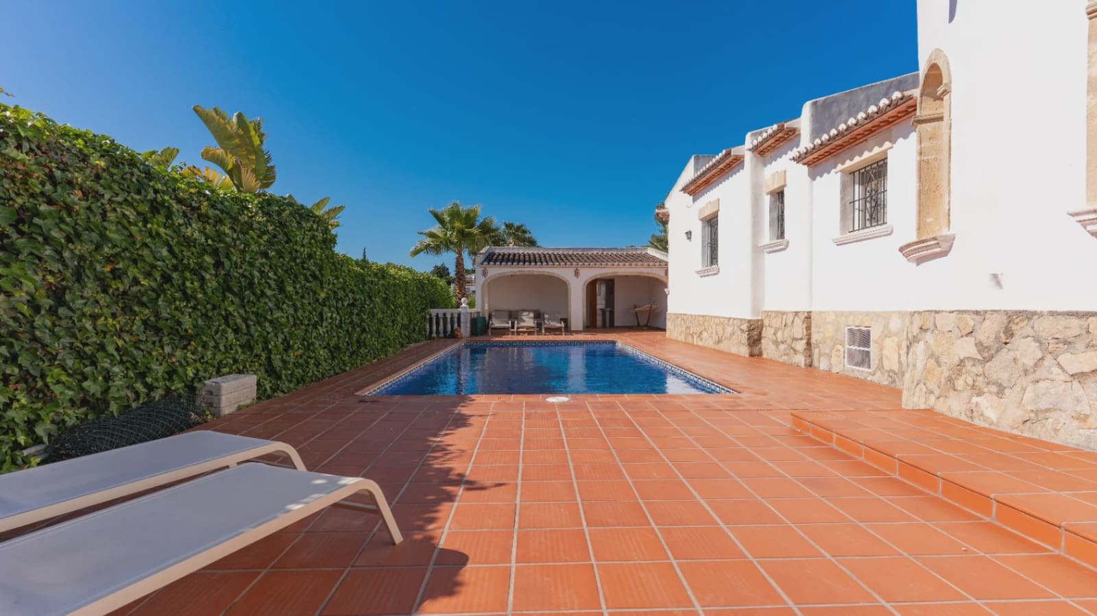 3 soveværelse Villa til salg i Pinosol med swimmingpool - € 618.000 (Ref: 9850090)