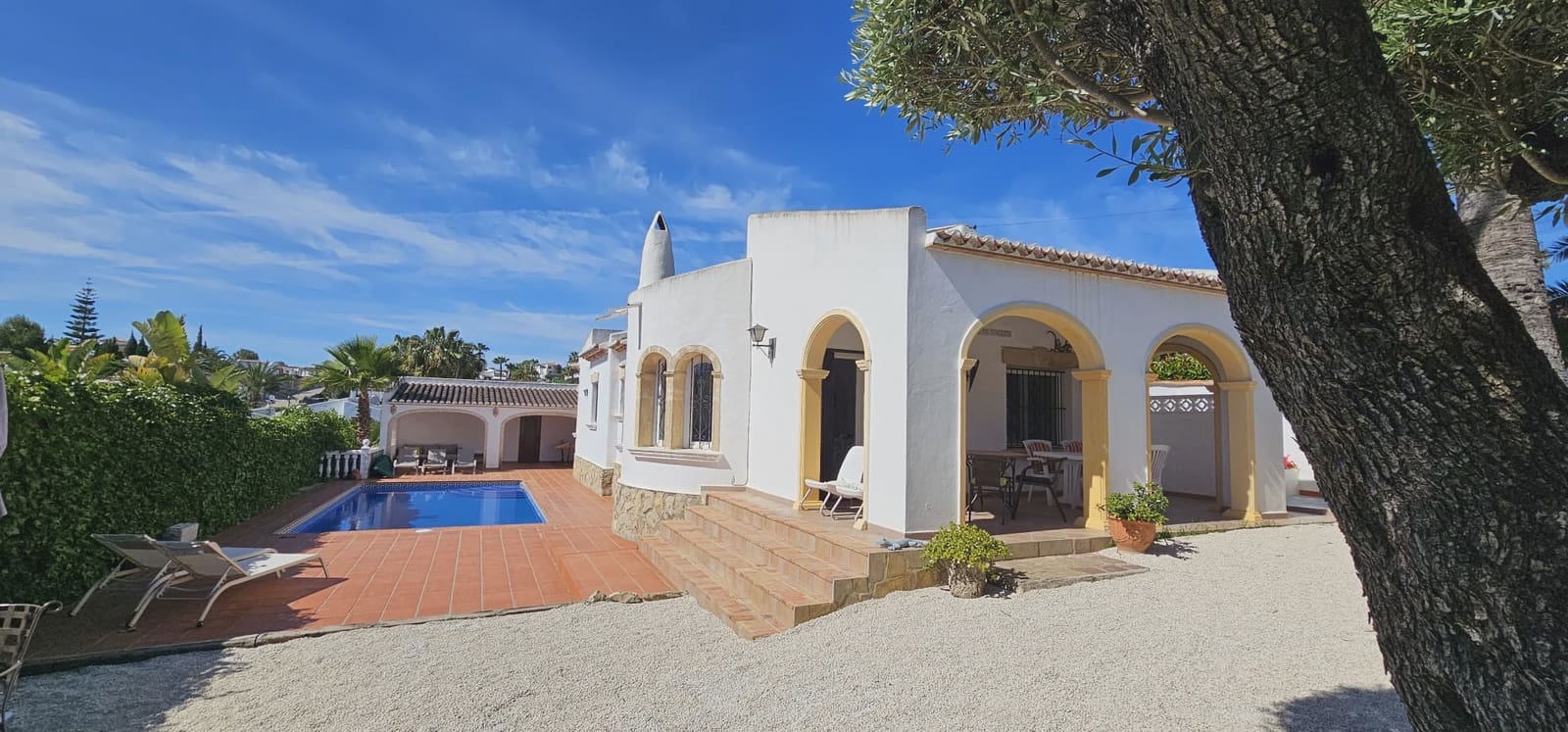 3 soveværelse Villa til salg i Pinosol med swimmingpool - € 618.000 (Ref: 9850090)