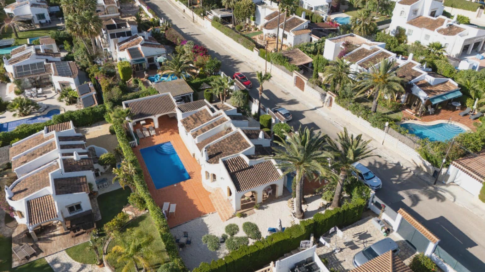 3 soveværelse Villa til salg i Pinosol med swimmingpool - € 618.000 (Ref: 9850090)