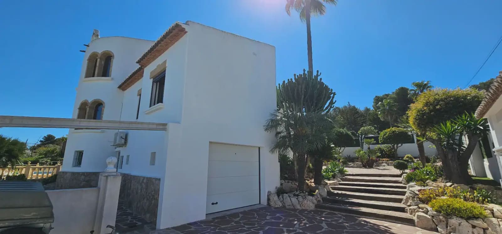 4 soveværelse Villa til salg i Pinosol med swimmingpool - € 875.000 (Ref: 9850092)