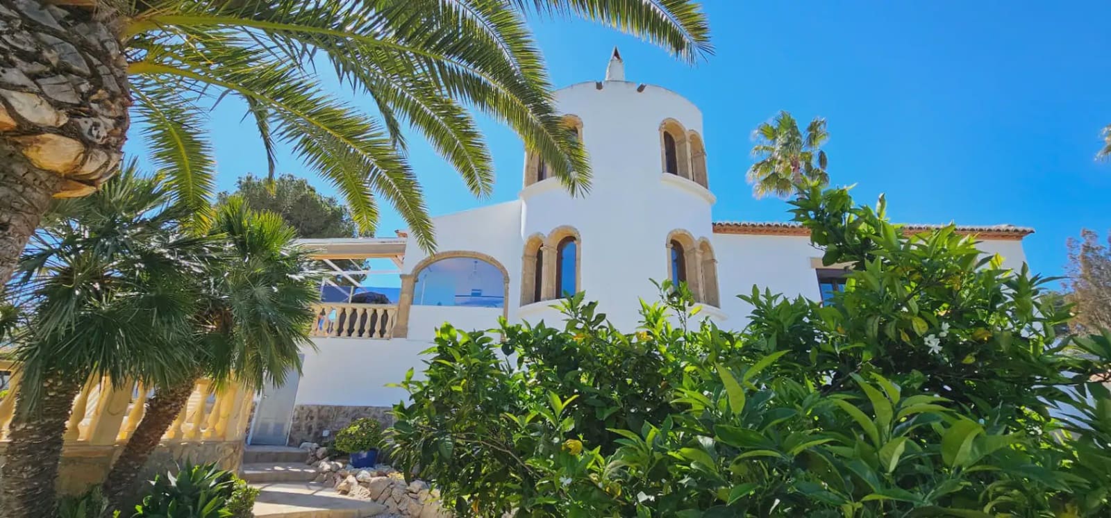 4 soveværelse Villa til salg i Pinosol med swimmingpool - € 875.000 (Ref: 9850092)