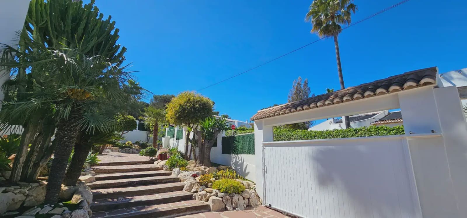 4 soveværelse Villa til salg i Pinosol med swimmingpool - € 875.000 (Ref: 9850092)