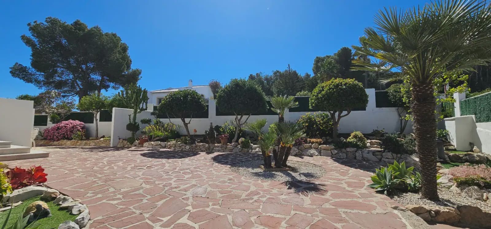 4 soveværelse Villa til salg i Pinosol med swimmingpool - € 875.000 (Ref: 9850092)