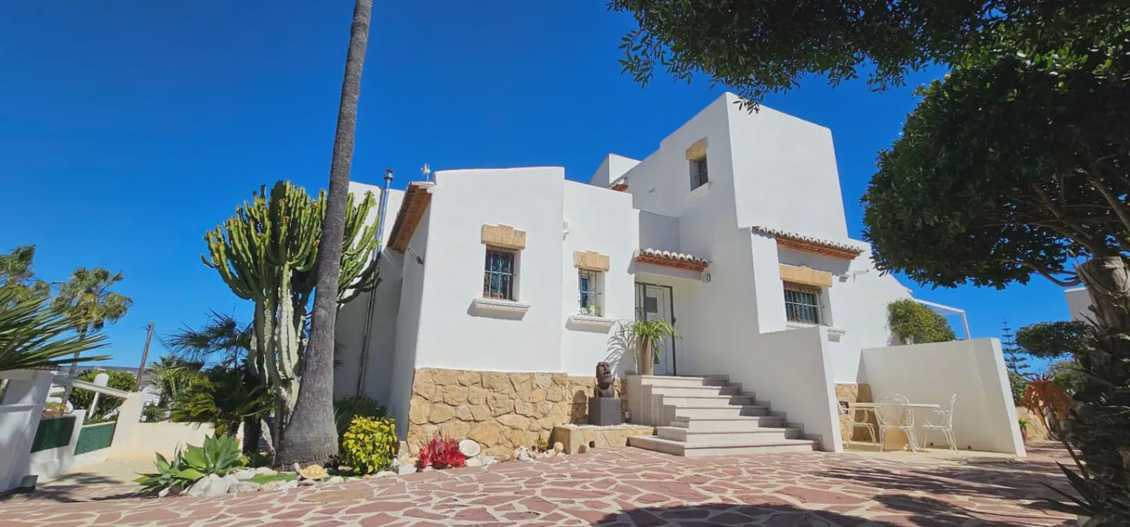 4 soveværelse Villa til salg i Pinosol med swimmingpool - € 875.000 (Ref: 9850092)