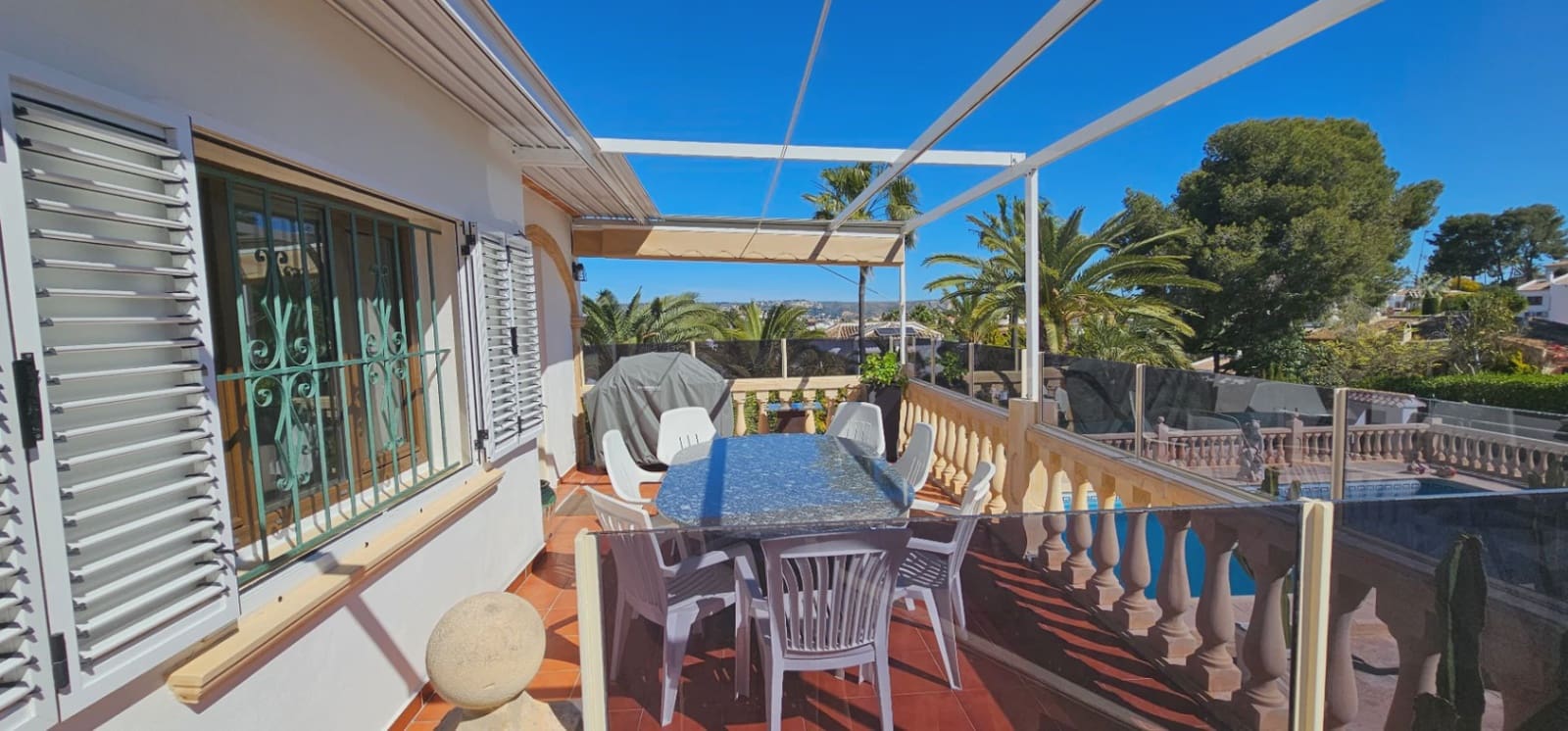4 soveværelse Villa til salg i Pinosol med swimmingpool - € 875.000 (Ref: 9850092)