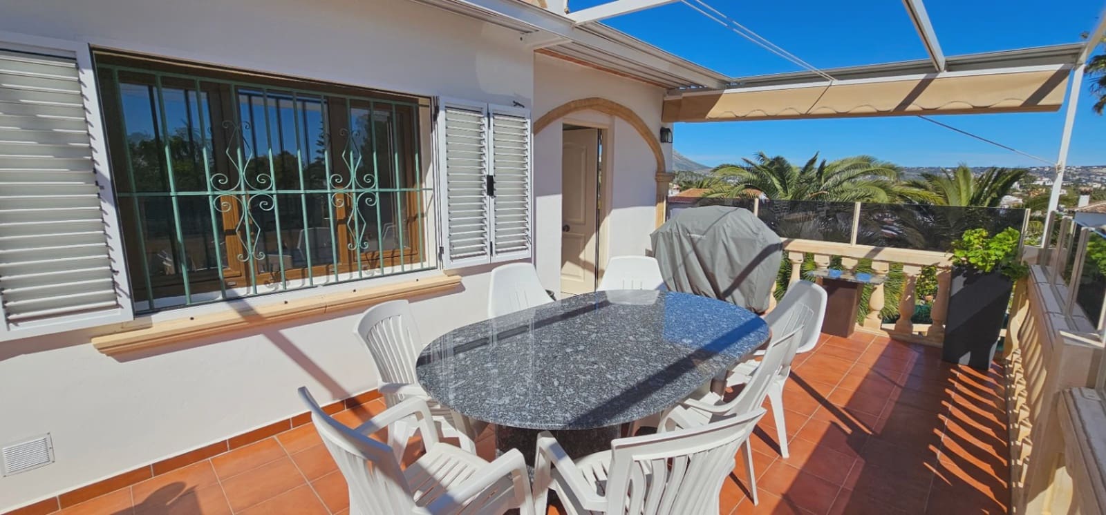 4 soveværelse Villa til salg i Pinosol med swimmingpool - € 875.000 (Ref: 9850092)