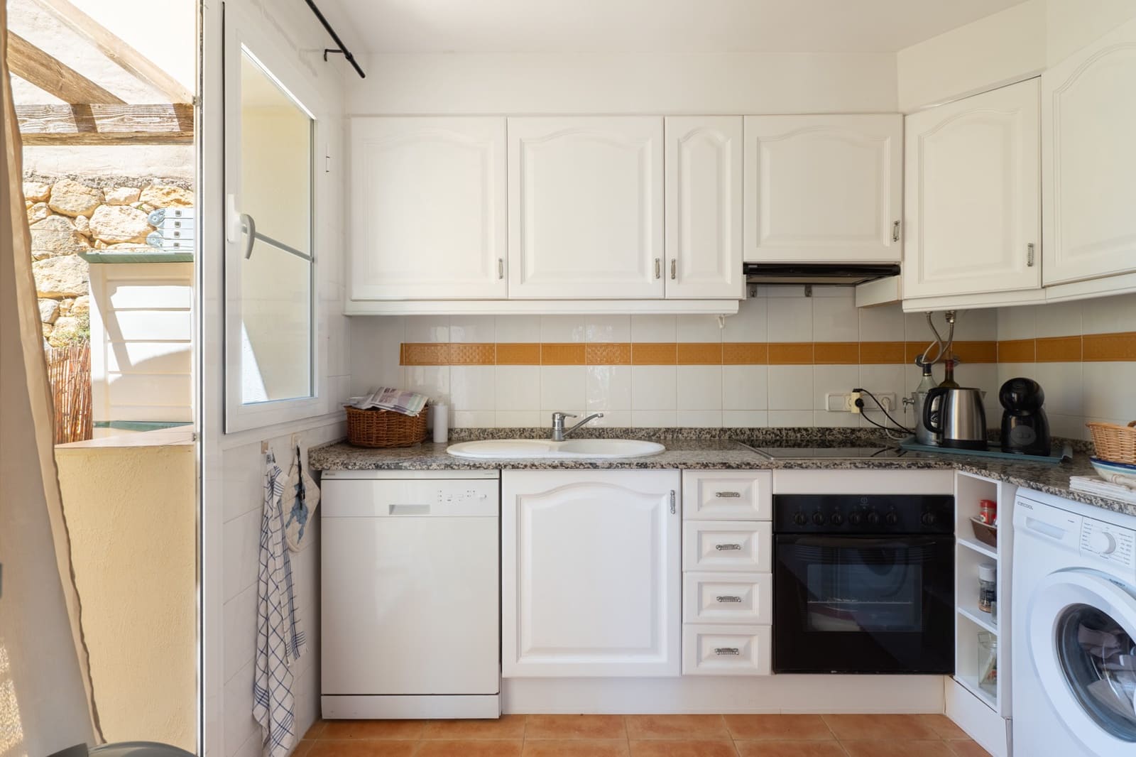2 bedroom Apartment for sale in Altea with pool - € 340,000 (Ref: 9854405)
