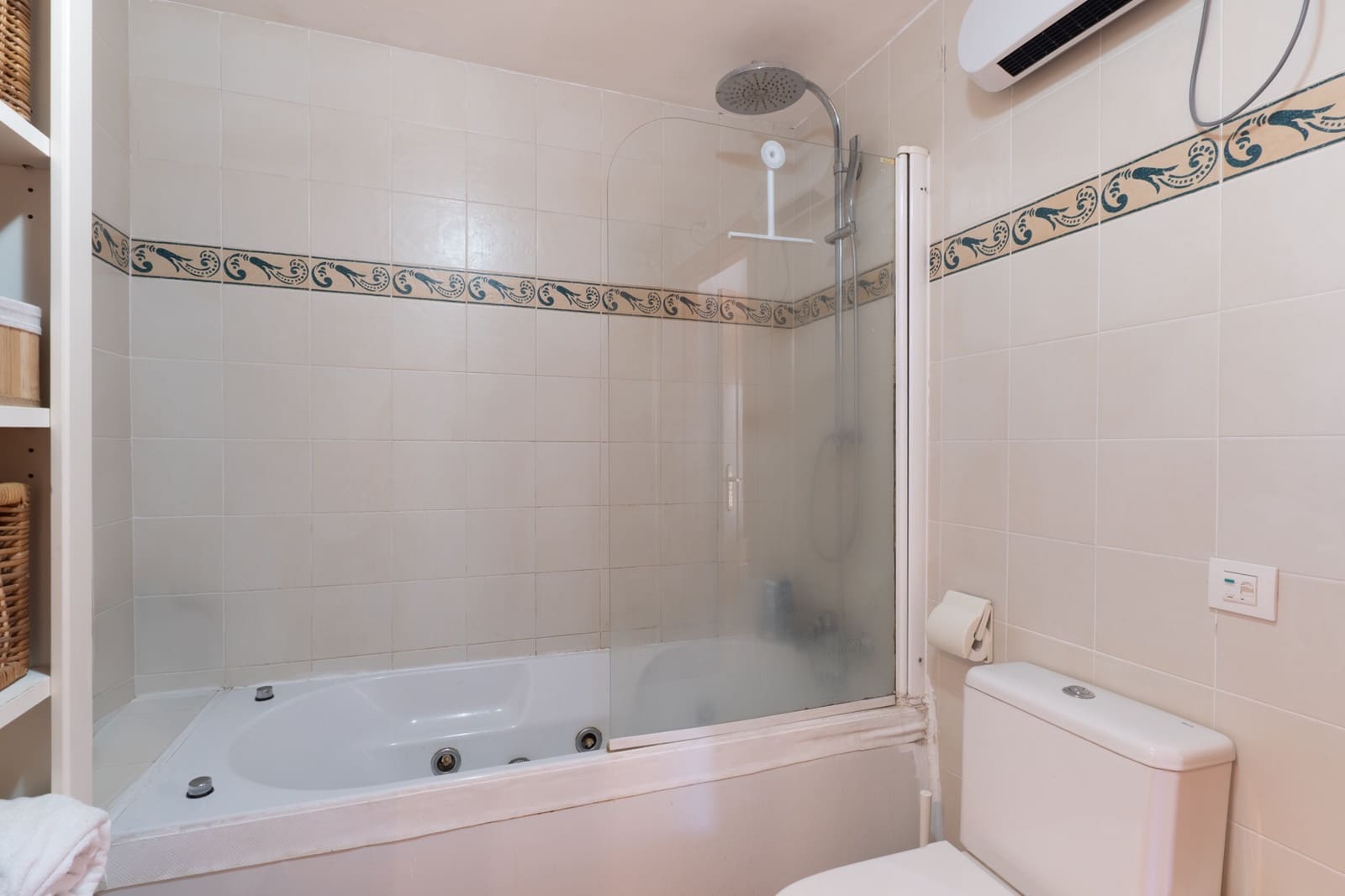 2 bedroom Apartment for sale in Altea with pool - € 340,000 (Ref: 9854405)