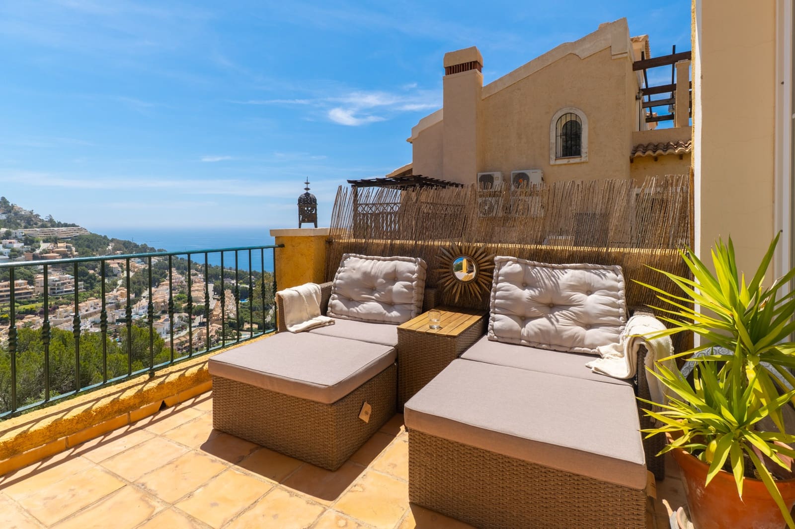 2 bedroom Apartment for sale in Altea with pool - € 340,000 (Ref: 9854405)