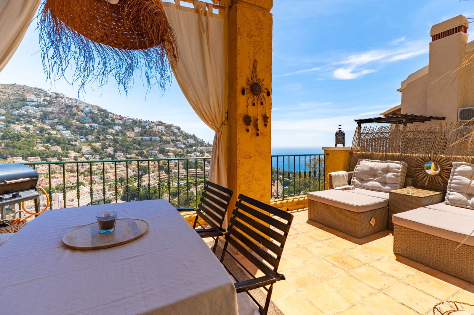 2 bedroom Apartment for sale in Altea with pool - € 340,000 (Ref: 9854405)