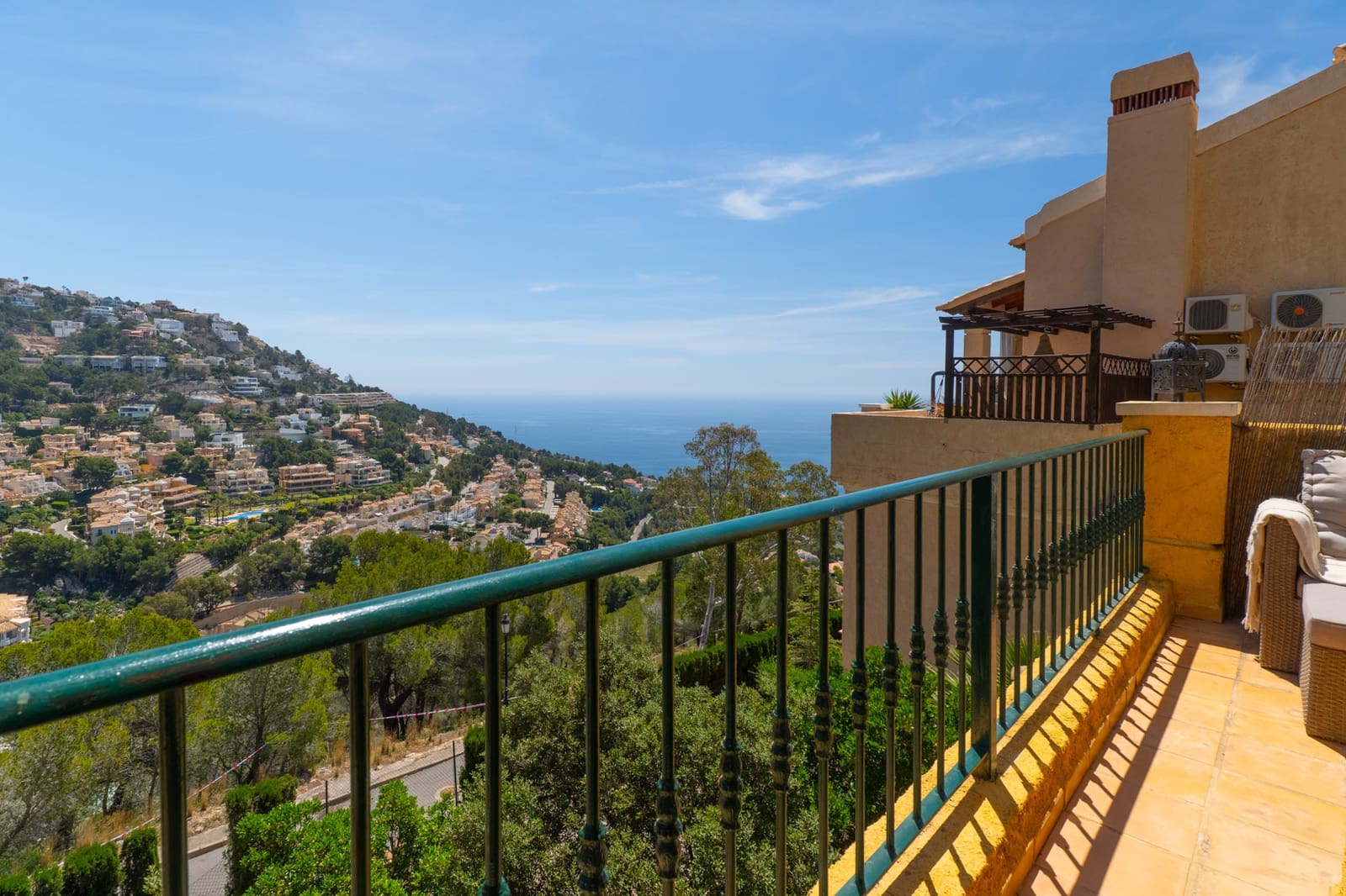 2 bedroom Apartment for sale in Altea with pool - € 340,000 (Ref: 9854405)
