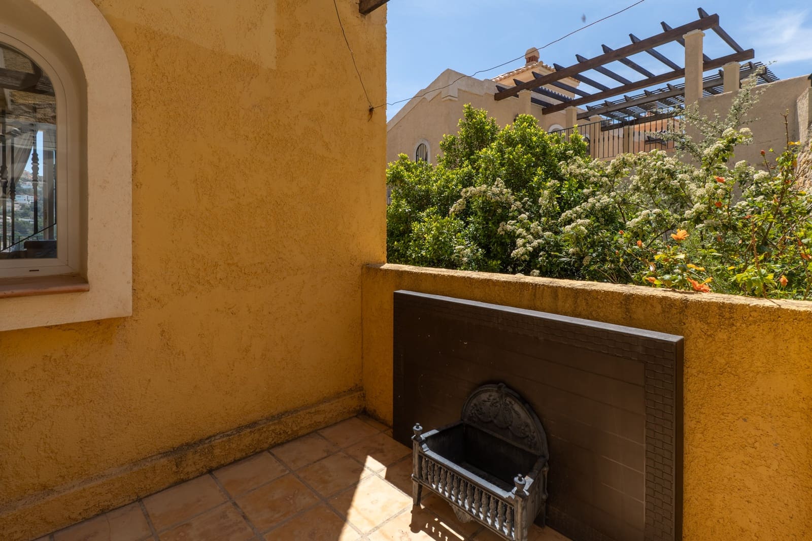 2 bedroom Apartment for sale in Altea with pool - € 340,000 (Ref: 9854405)