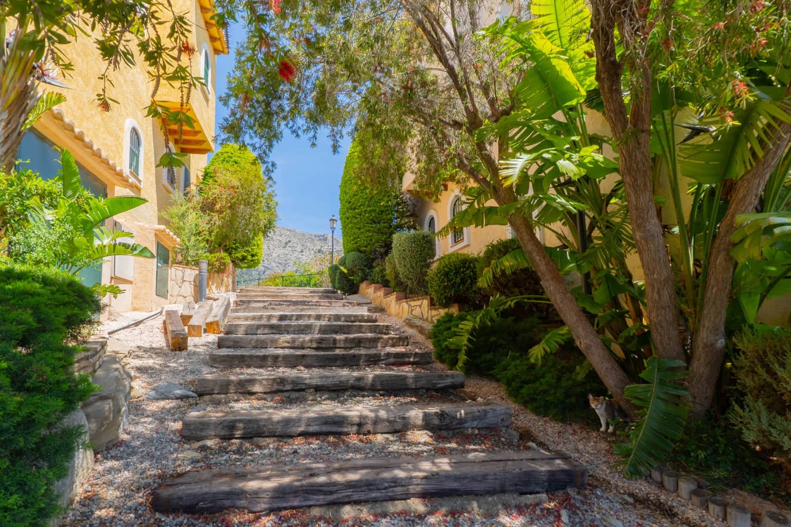 2 bedroom Apartment for sale in Altea with pool - € 340,000 (Ref: 9854405)