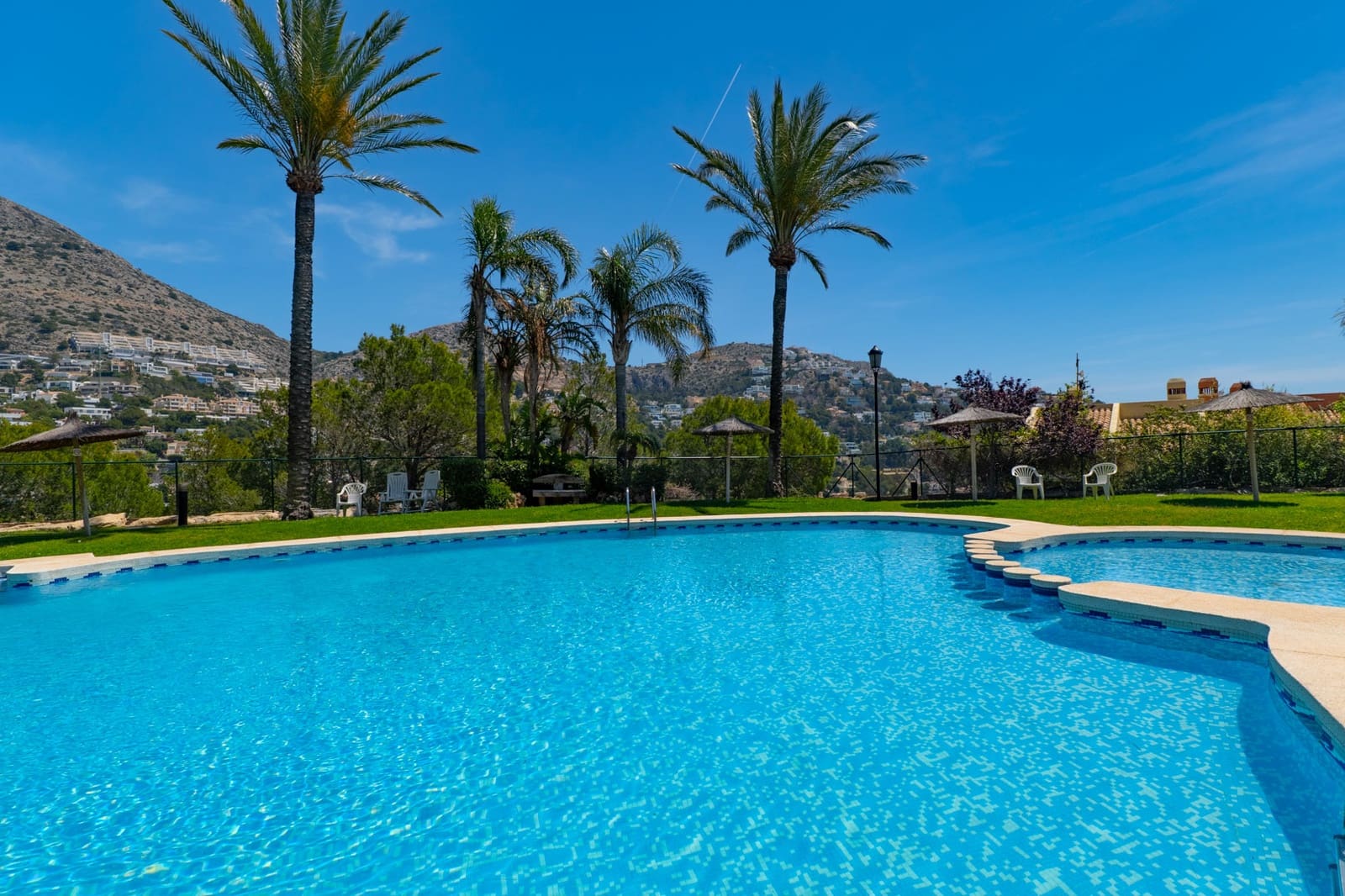 2 bedroom Apartment for sale in Altea with pool - € 340,000 (Ref: 9854405)