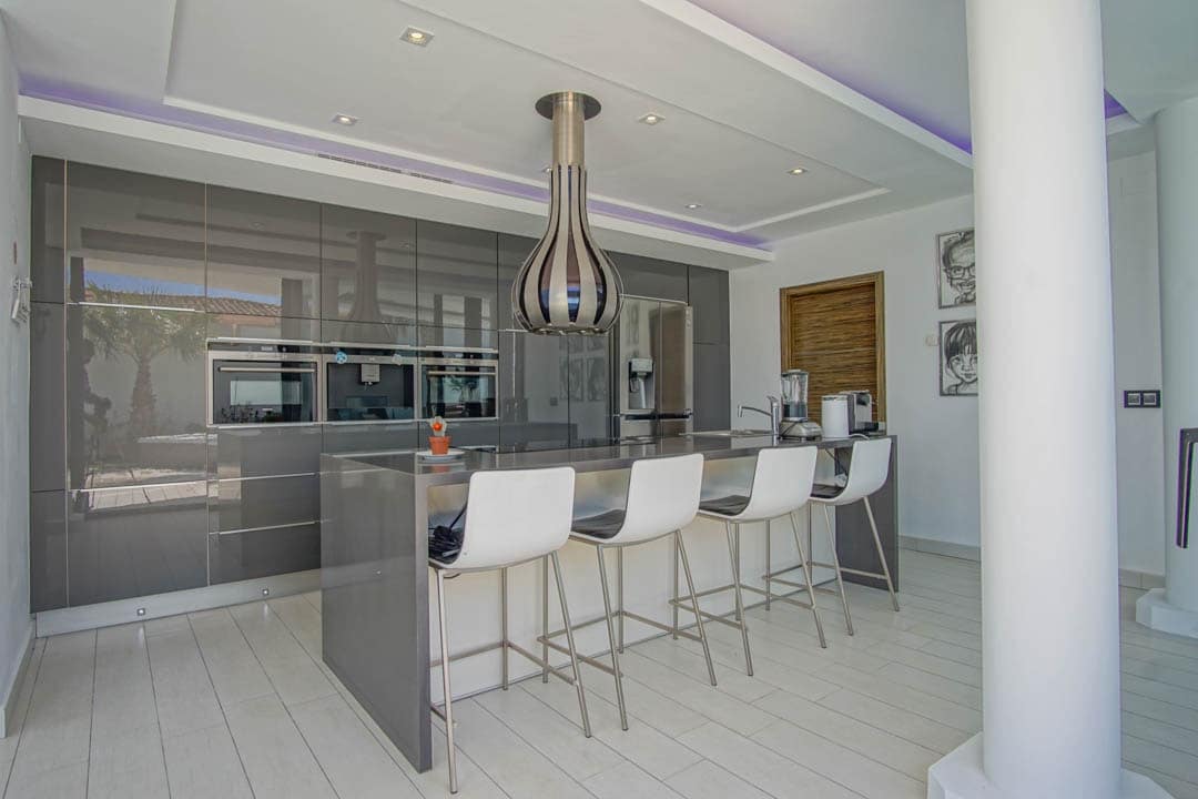 6 soveværelse Villa til salg i Altea med swimmingpool garage - € 2.490.000 (Ref: 9905079)