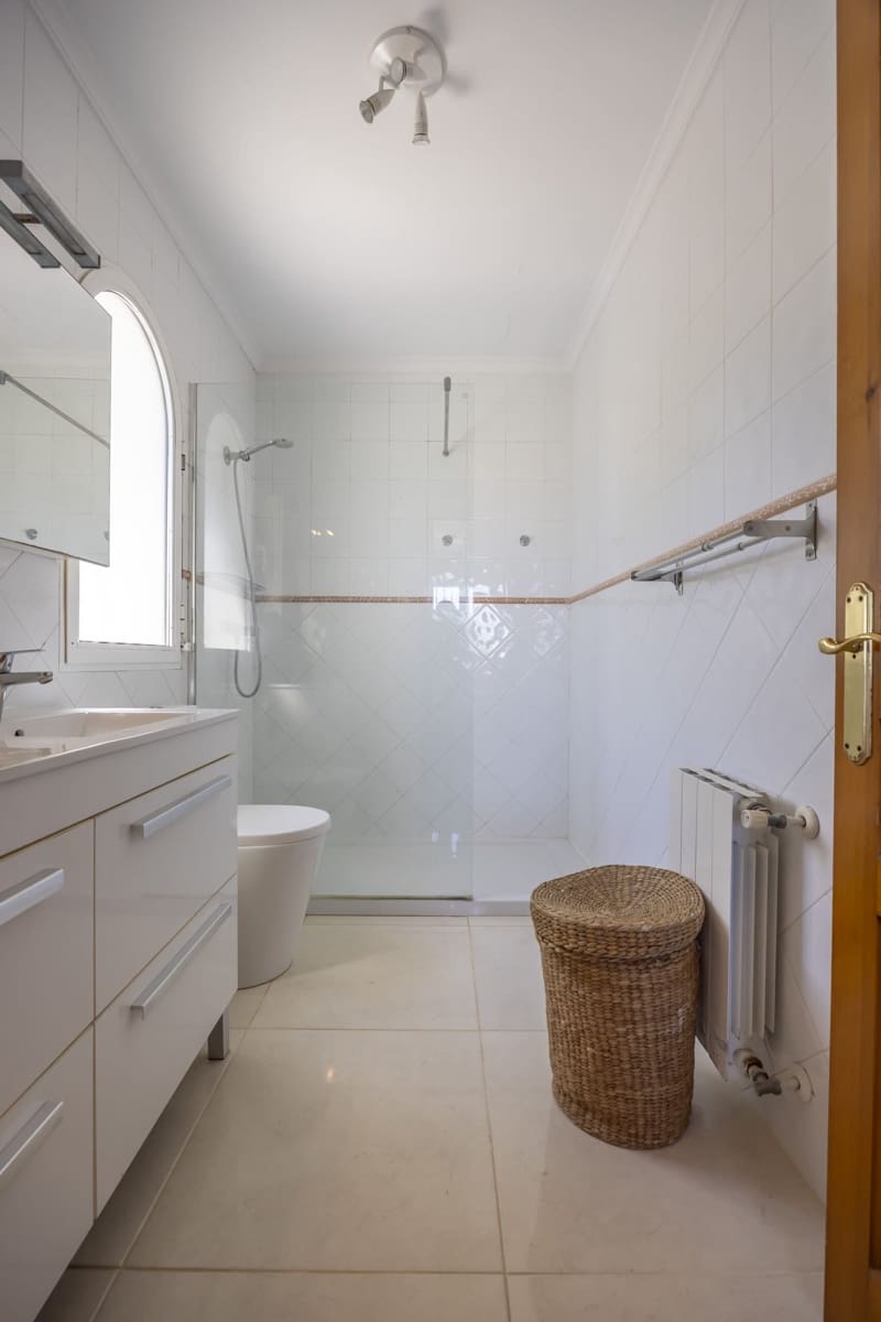 4 soveværelse Villa til salg i Benitachell / Benitatxell med swimmingpool garage - € 639.000 (Ref: 9946796)