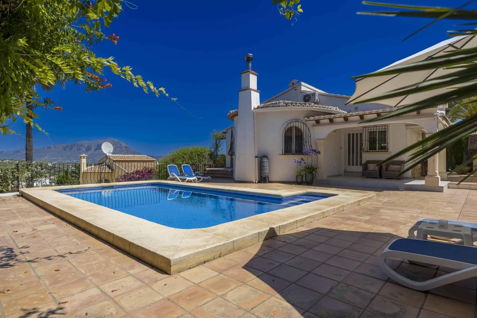 4 soveværelse Villa til salg i Benitachell / Benitatxell med swimmingpool garage - € 639.000 (Ref: 9946796)