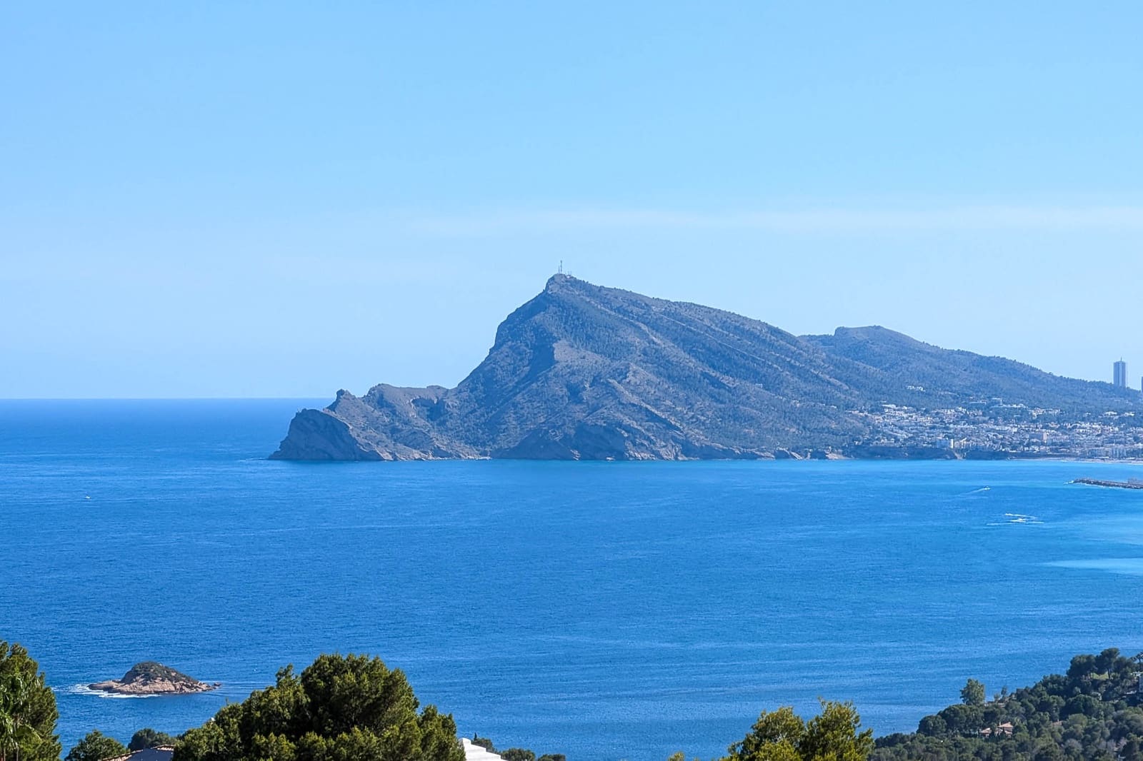 5 bedroom Villa for sale in Altea with pool - € 2,700,000 (Ref: 9948963)