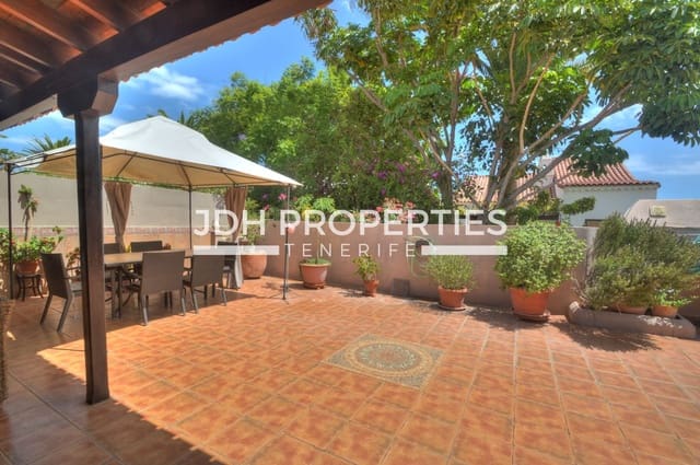 4 soverom Kjedet enebolig til salgs i Golf del Sur, San Miguel de Abona med svømmebasseng garasje - € 469 900 (Ref: 10040667)