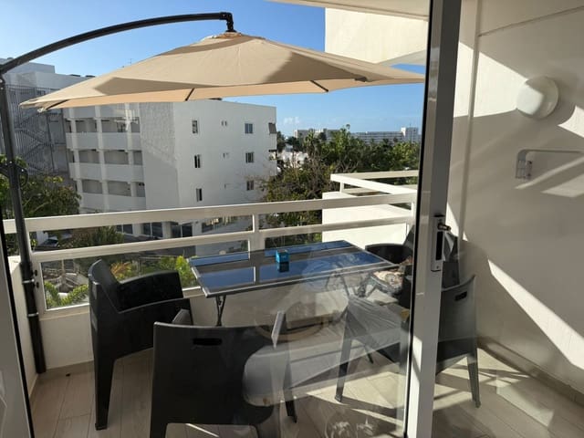 Estudio en Playa de las Americas, Arona en venta con piscina - 239.000 € (Ref: 10176848)