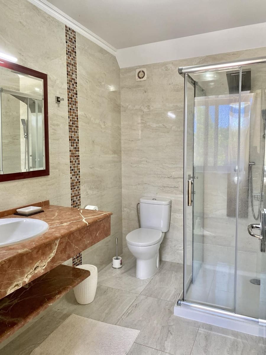 3 soveværelse Villa til salg i Amarilla Golf med swimmingpool garage - € 2.920.000 (Ref: 8297697)