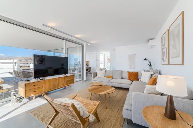 Chalet de 3 habitaciones en Callao Salvaje, Adeje en venta con piscina garaje - 1.595.000 € (Ref: 9389949)