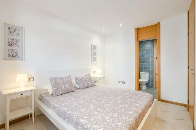 Piso de 2 habitaciones en Playa Paraiso, Adeje en venta con garaje - 425.000 € (Ref: 9389959)