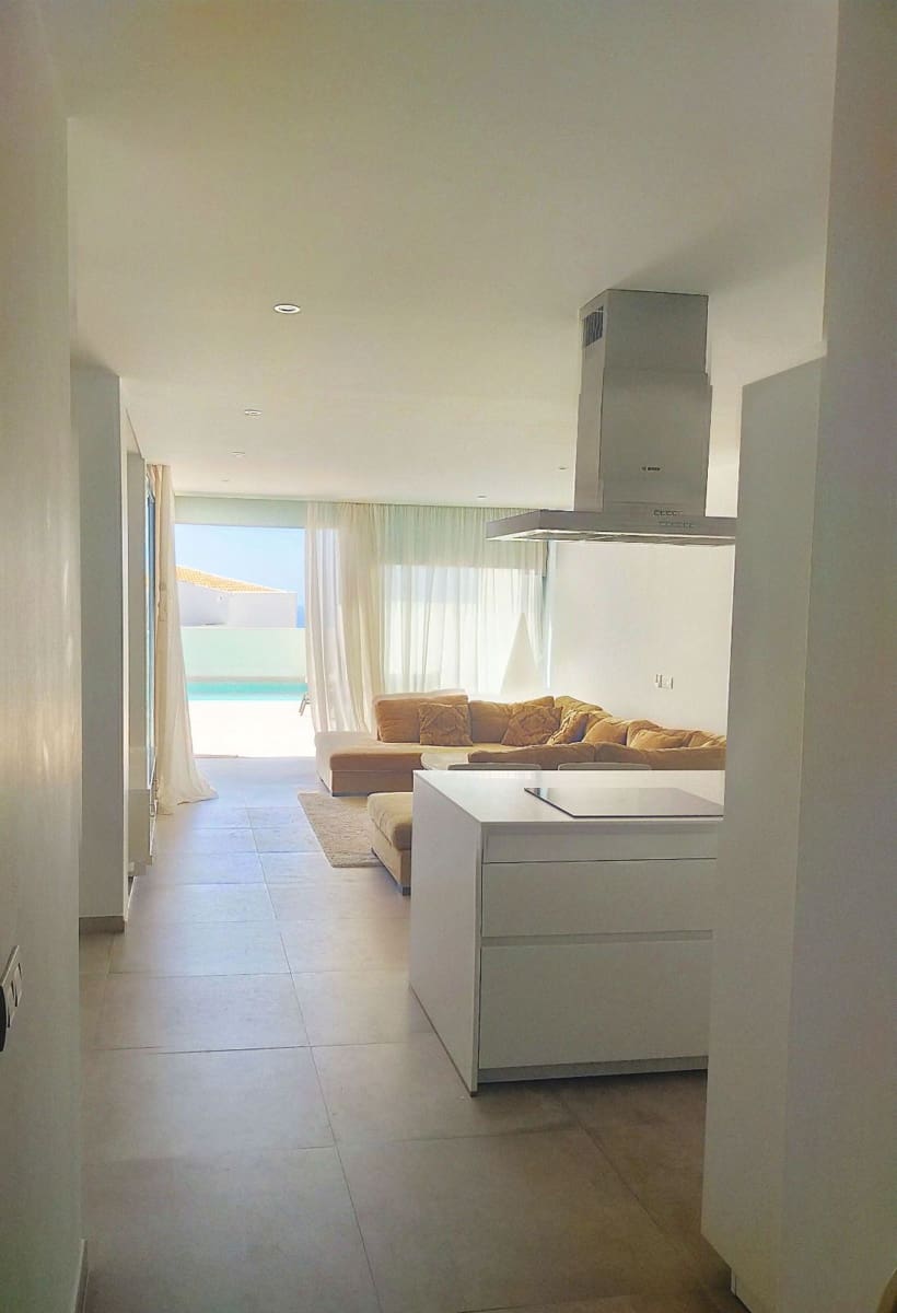 3 bedroom Villa for sale in Costa Adeje with pool garage - € 1,395,000 (Ref: 9424317)