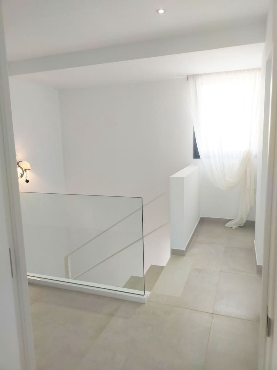 3 bedroom Villa for sale in Costa Adeje with pool garage - € 1,395,000 (Ref: 9424317)