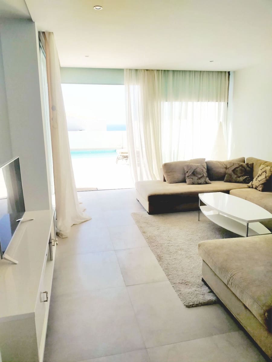 3 bedroom Villa for sale in Costa Adeje with pool garage - € 1,395,000 (Ref: 9424317)