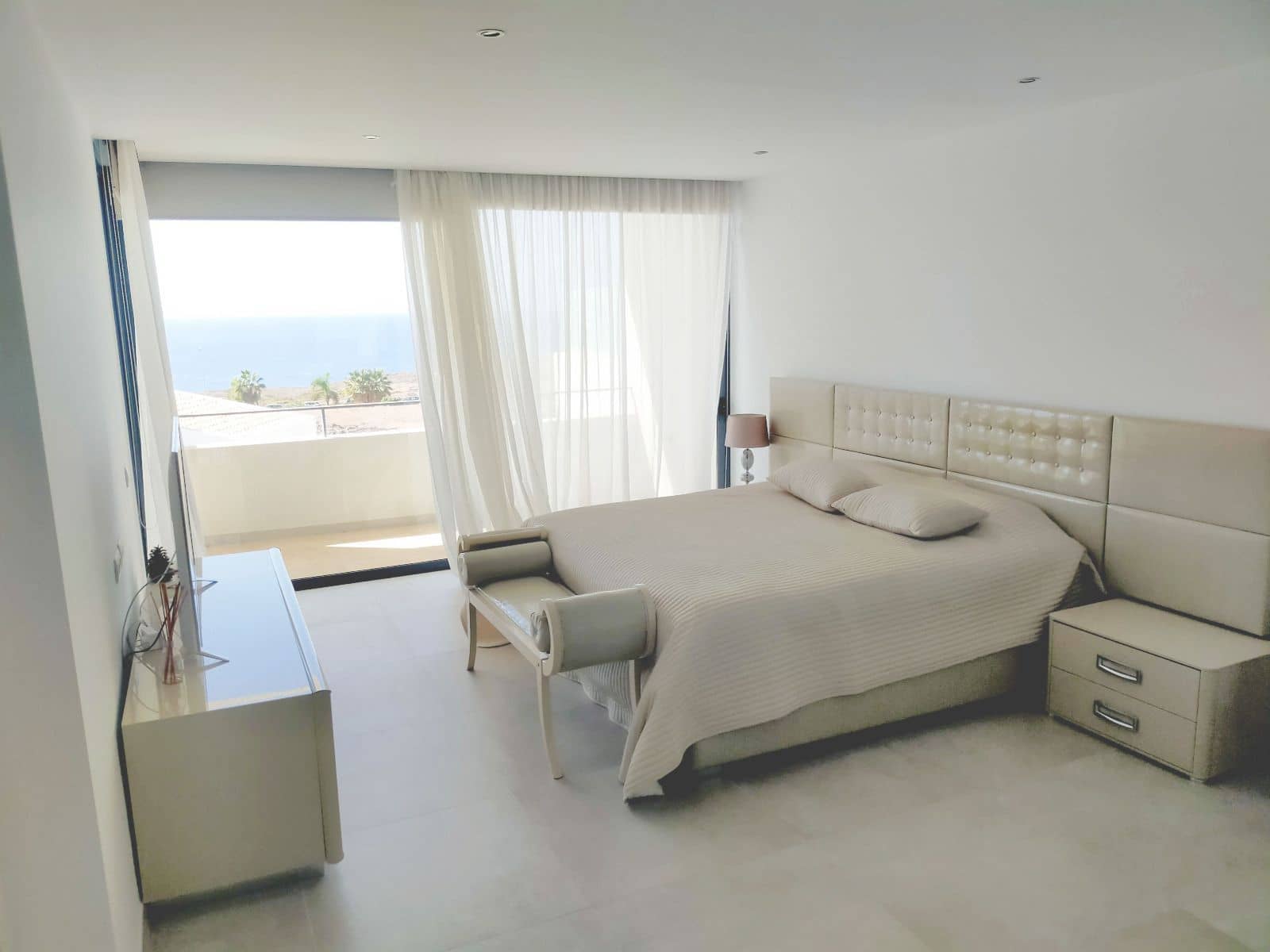 3 bedroom Villa for sale in Costa Adeje with pool garage - € 1,395,000 (Ref: 9424317)