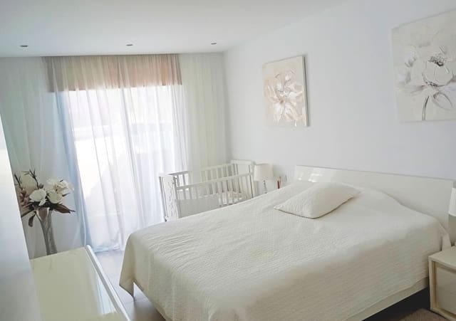 Chalet de 3 habitaciones en Costa Adeje, Adeje en venta con piscina garaje - 1.395.000 € (Ref: 9424317)