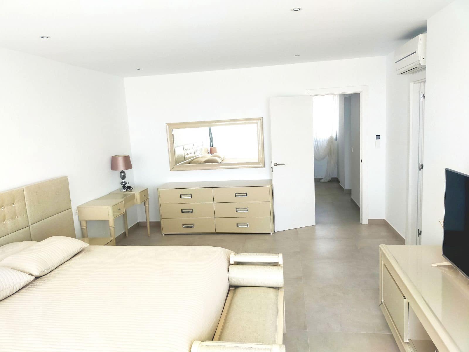 3 bedroom Villa for sale in Costa Adeje with pool garage - € 1,395,000 (Ref: 9424317)