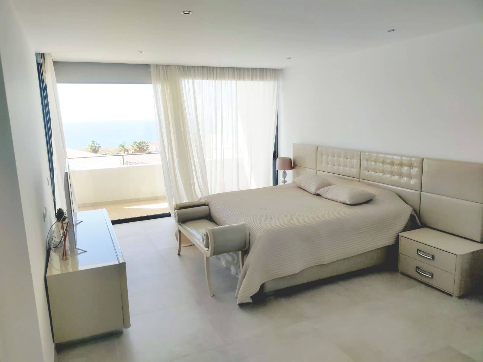 3 bedroom Villa for sale in Costa Adeje with pool garage - € 1,395,000 (Ref: 9424317)