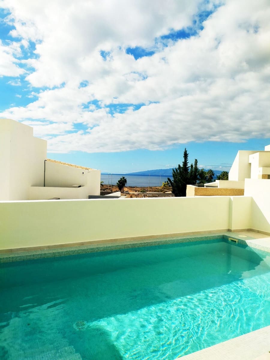 Chalet de 3 habitaciones en Costa Adeje en venta con piscina garaje - 1.395.000 € (Ref: 9424317)