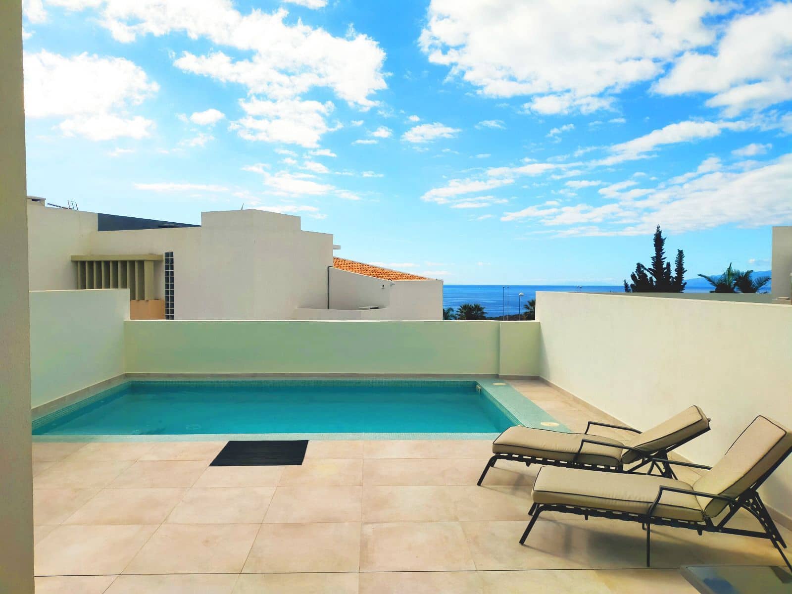 Chalet de 3 habitaciones en Costa Adeje en venta con piscina garaje - 1.395.000 € (Ref: 9424317)