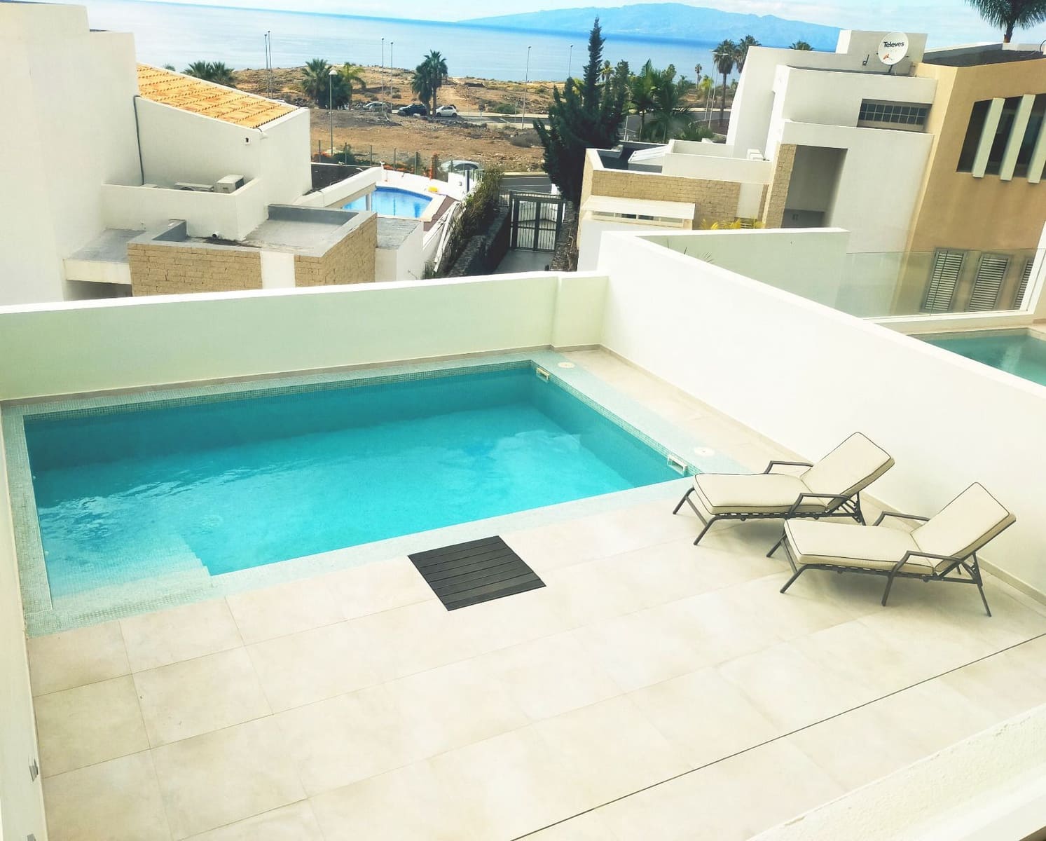 Chalet de 3 habitaciones en Costa Adeje en venta con piscina garaje - 1.395.000 € (Ref: 9424317)