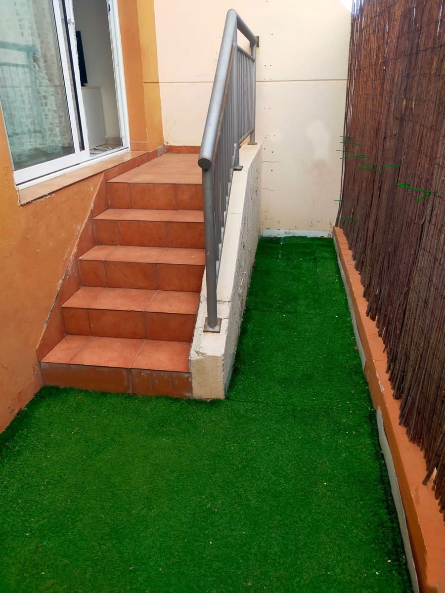 2 makuuhuone Huoneisto myytävänä paikassa San Isidro de Abona mukana 
autotalli - 194 000 € (Ref: 9424318)